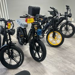 Moped Style Ebike 1 Year Warranty Included 