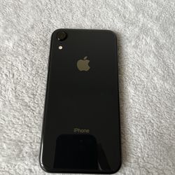 USED IPHONE XR EXCELLENT CONDITION NO BOX *PURCHASED FROM BEST BUY REFURBISHED*