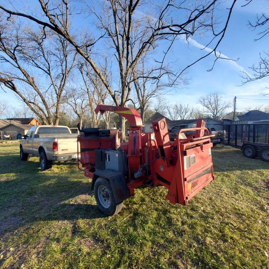 2011 Altec Chipper Kubota Diesel Engine for Sale in Pearland, TX - OfferUp