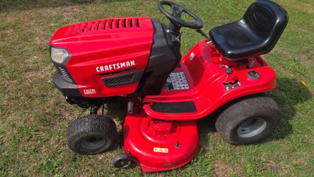 Craftsman Riding Lawnmower Just Serviced Ready to Cut