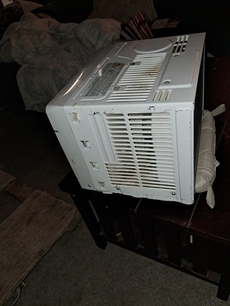Window Air Conditioner
