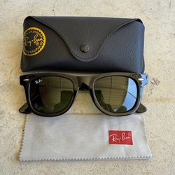 Rayban Wayfarer Classic Sunglasses Black And G-15 Green Lens Rb2140f