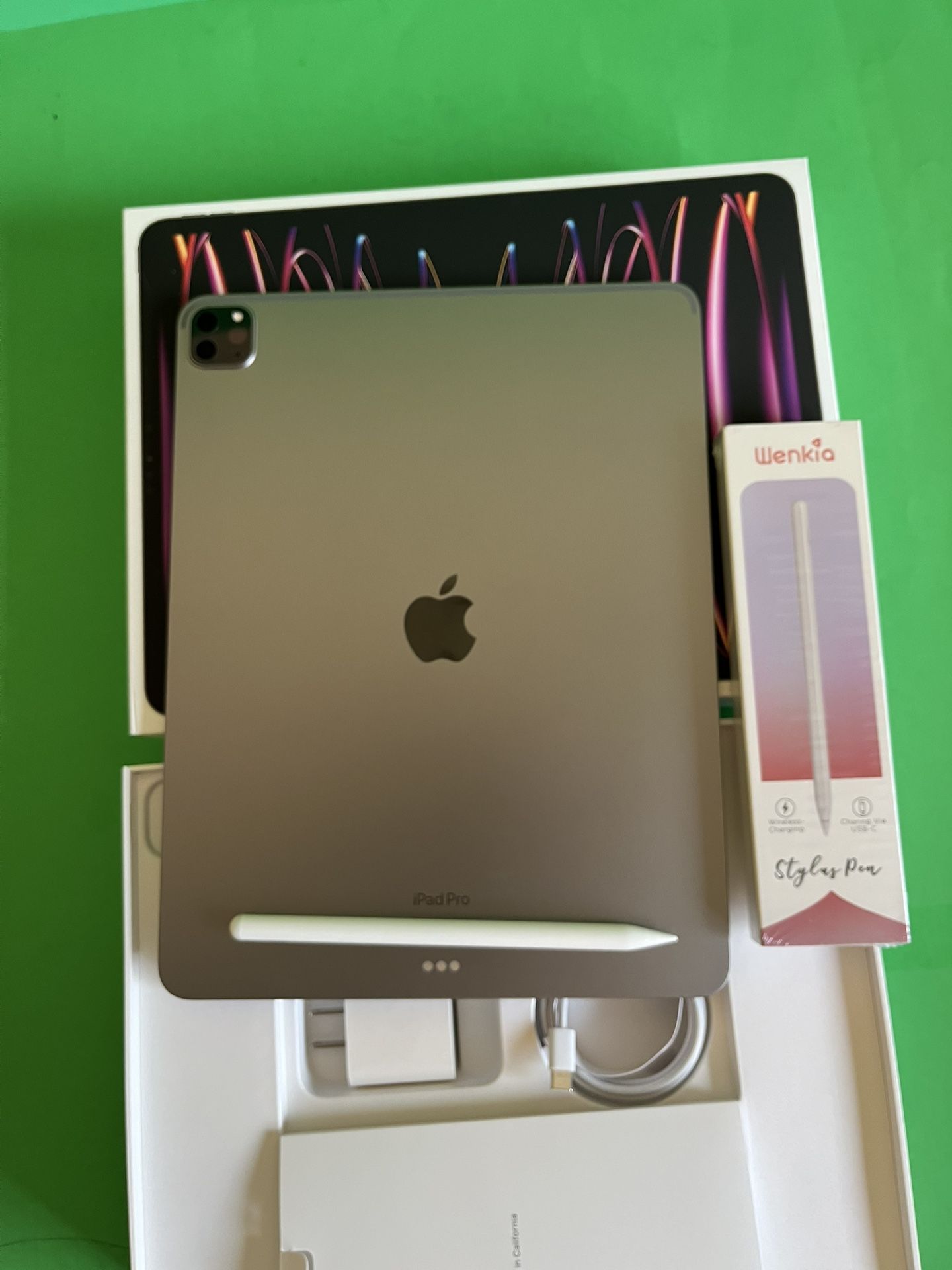 Apple iPad Pro 12.9” 6th Generation (M2 Chip / 2022 Model) 256gb with Pencil & Keyboard  (Apple Care + 03 / 2026) 