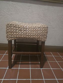 Natural Woven Seagrass Stool – Great Condition – $30

Beautiful woven seagrass stool with solid wood legs in great used condition. Sturdy, comfortable