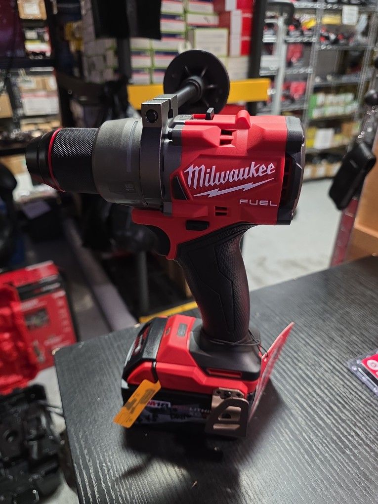 Milwaukee M18 Fuel Hammer Drill And 5ah Battery