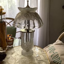 Beautiful Antique Glass Lamp With Rose Design