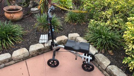 PREMIUM Knee Scooter Walker - LIKE NEW