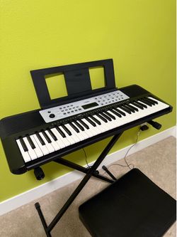 Yamaha Keyboard with Stand and Bench