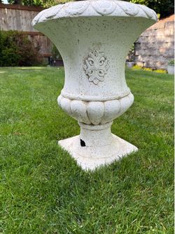 Outdoor Grecian planter