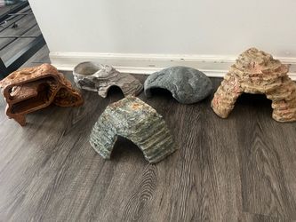 Reptile habitat rocks hide cage supplies