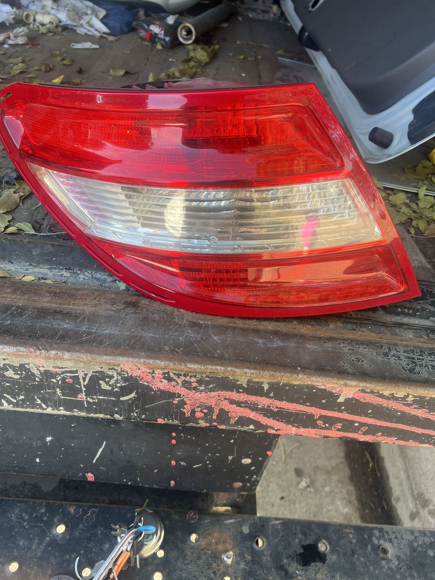 08-11 Mercedes Tail Light Lamp Left Driver Side