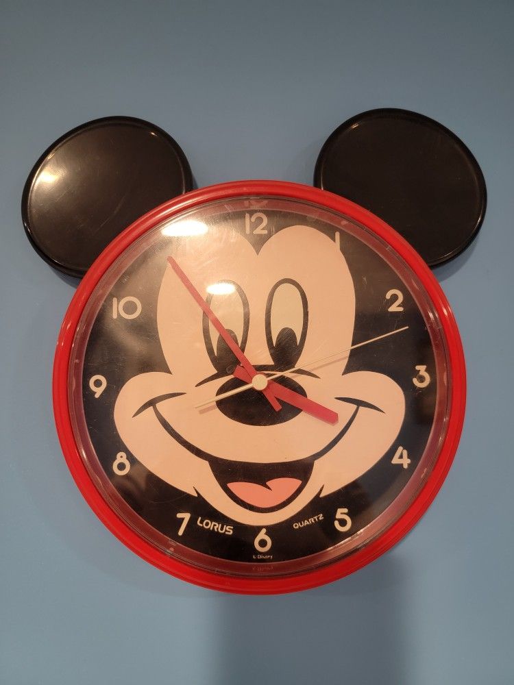 MICKEY MOUSE Walt Disney Lorus Tochigi Tokei Co World quartz wall clock