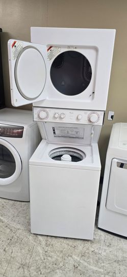 Washer and dryer stacables whirpol  24"x74 high