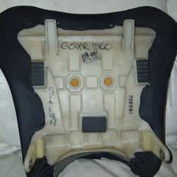 03-04 Suzuki GSXR 1000 OEM Pillion Seat 