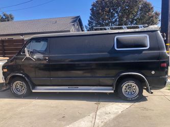 1976 Dodge B 2000 conversion van