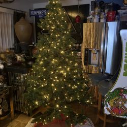 8 ‘ Artificial Tree W/ Lights And Travel Bag