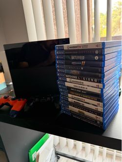 PS4. 2 controllers. Games.