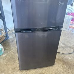 Mini Fridge With Freezer