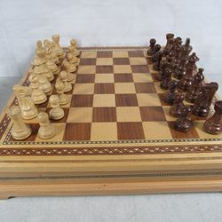 Staunton Hand Carved Wooden Chess Set Storage Chess Board 15" X 15"
