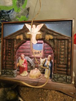 MCM Christmas Decoration. MCM Royal 900 Musical Illuminated Nativity Scene. Works!!! Lights Up and Plays Music. Incredible Condition!