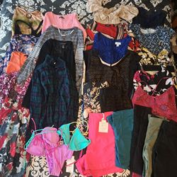 29 Items of Women's Clothes in Size Small