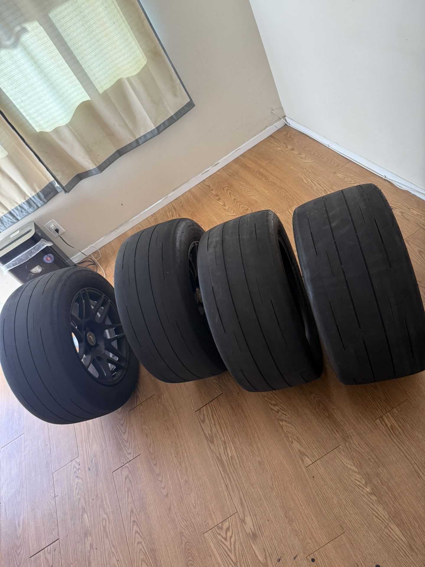 F14 Drag Pack With 2 Extra Tires