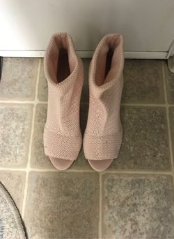 Shoes pink with a heel