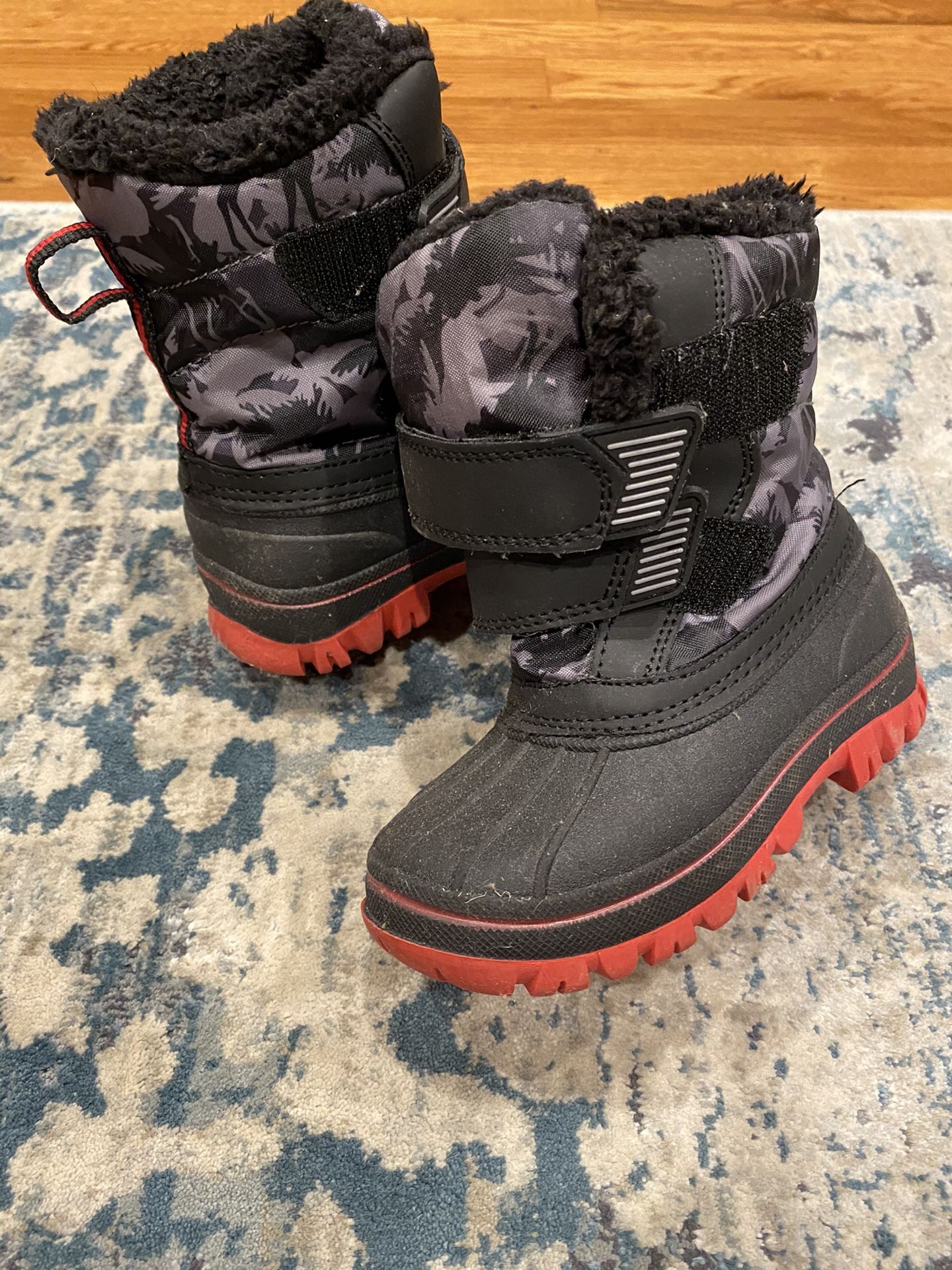 Thermolite Toddler Snow Boots (size 7/8)