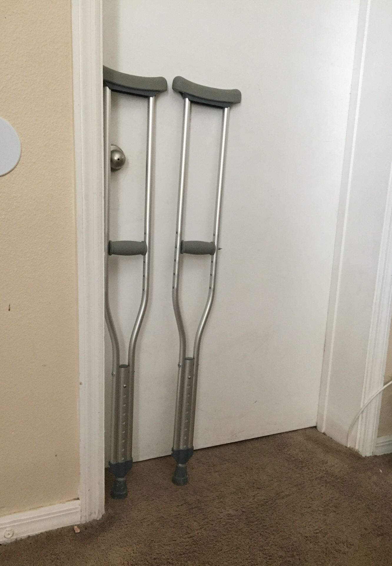 Medical crutches