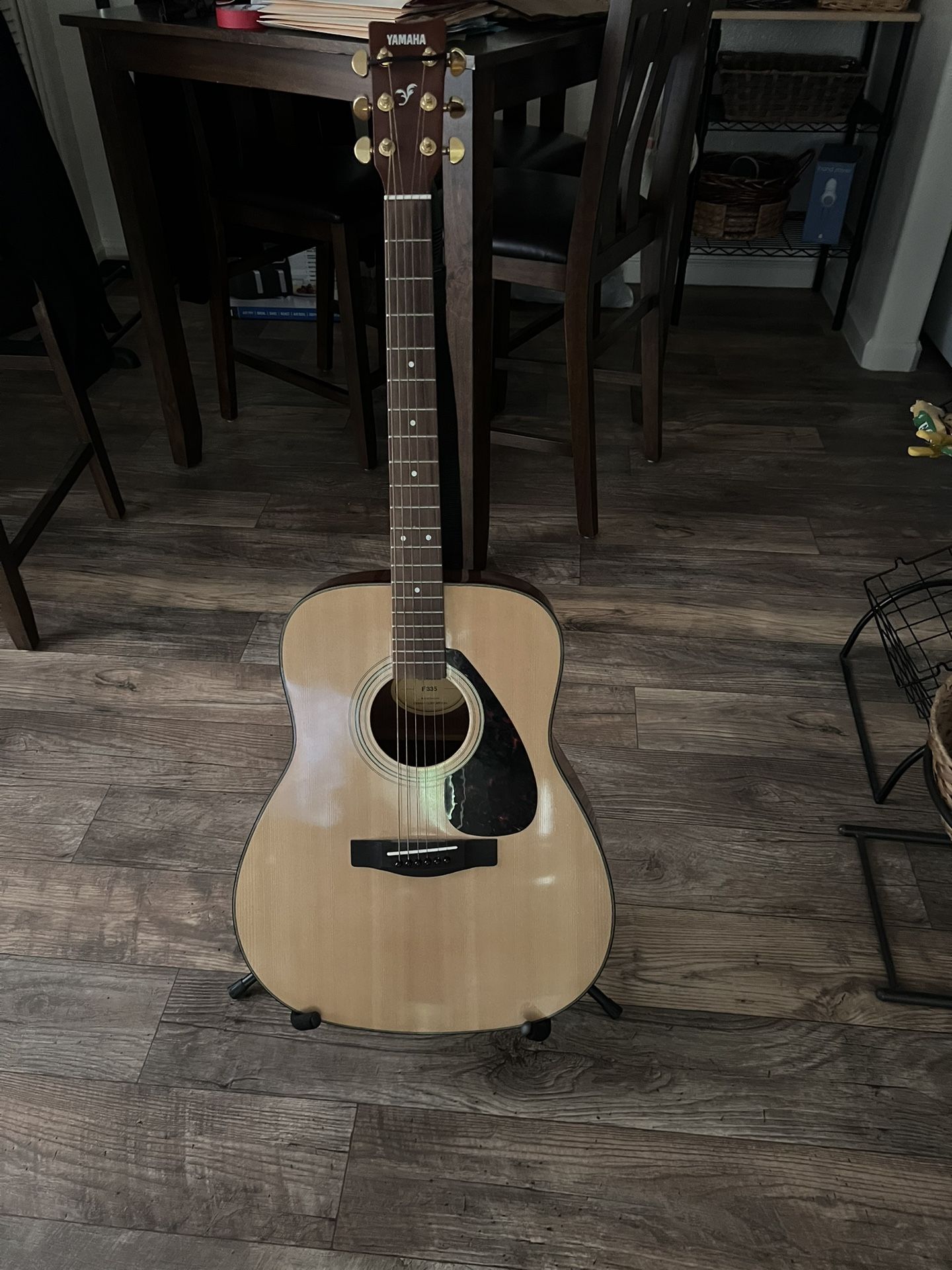 Acoustic Guitar Yamaha