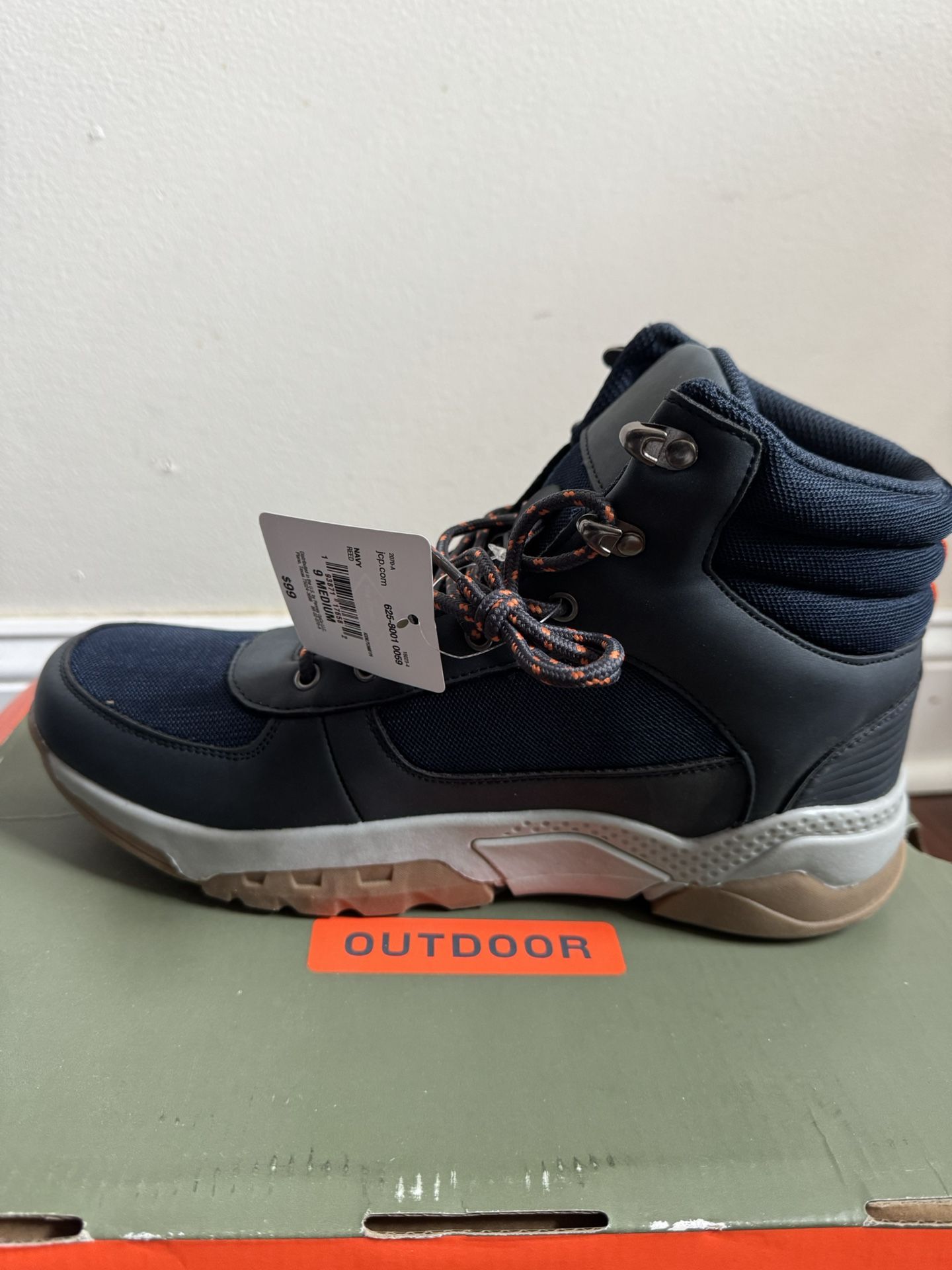  NEW IN BOX Men’s St. John’s Reserved Footwear Men's Hadron Work Boots Size 9M( cash & pick up only)