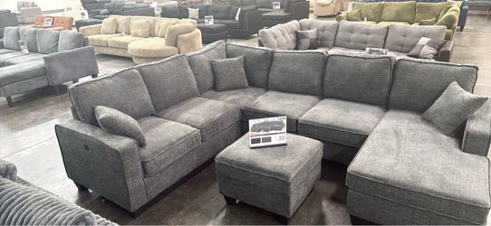 Gray Fabric Sectional Sofa with Ottoman new in box / read the description