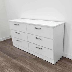 White Dresser  // Comoda Blanca 
