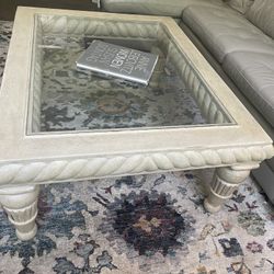 Beautiful Bernhardt Coffee Table, Like New