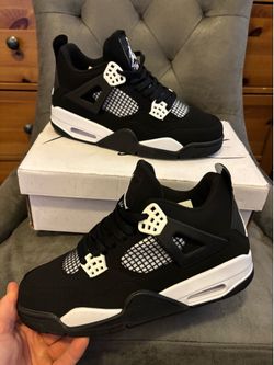 Size 7 Jordan 4 White Thunder