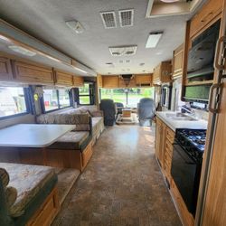 2000 Fleetwood Bounder 34t