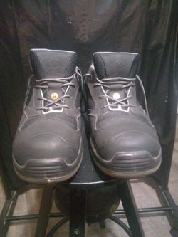 TG80410 Toe Guard Runner S1, SRC ESD Black Safety Trainers. Size 12.