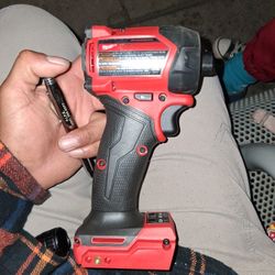 Milwaukee Surge 1/4 Hex Hydraulic Driver M18