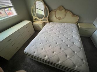 Queen Size Bed And Mattress 