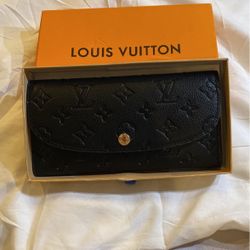 Louis Vuitton (Emilie Wallet)