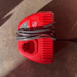 M12 Charger 
