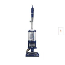 Shark Navigator Lift-Away Deluxe Upright Vacuum