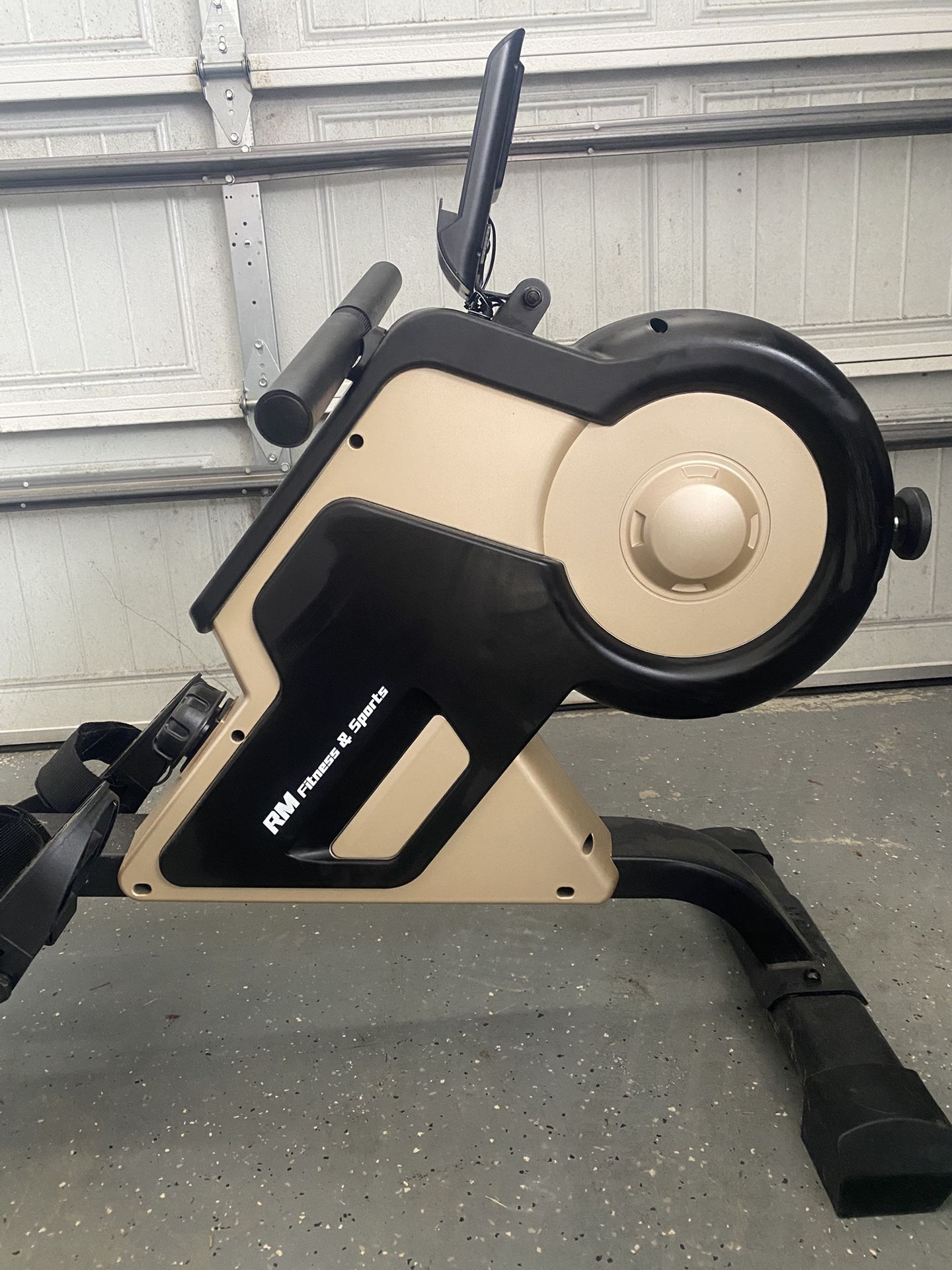 RM Fitness & Sports Rowing Machine – Full Body Workout at Home!