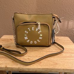 Steve Madden Crossbody Purse 1 Front Pocket 1 Inside Pocket Cell Holder Pockets More Available $25 C My Other 100 Listings Ty