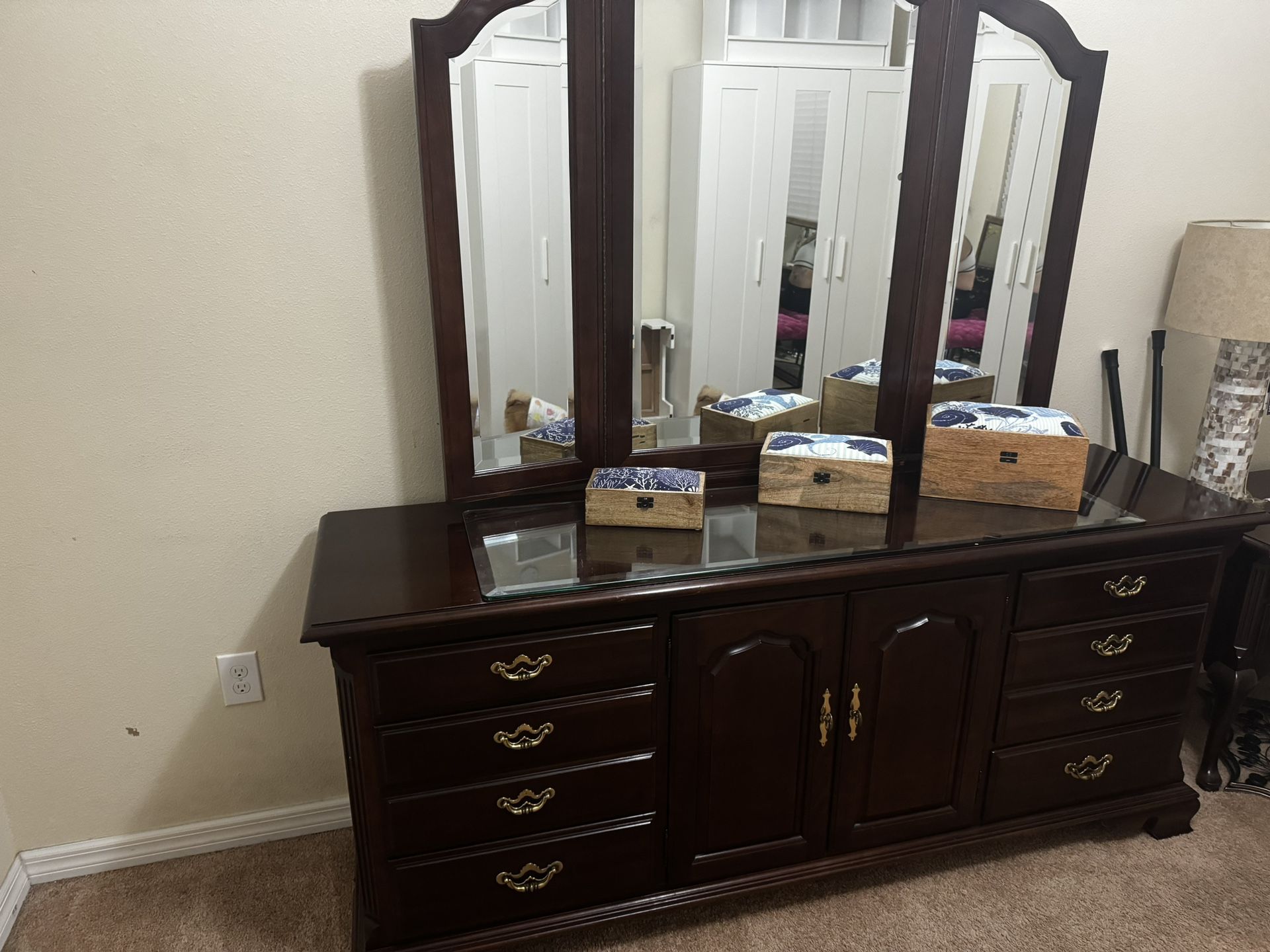 Bedroom Furniture Set