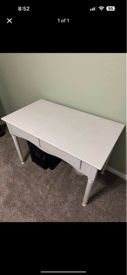 White Wood Desk with Drawer