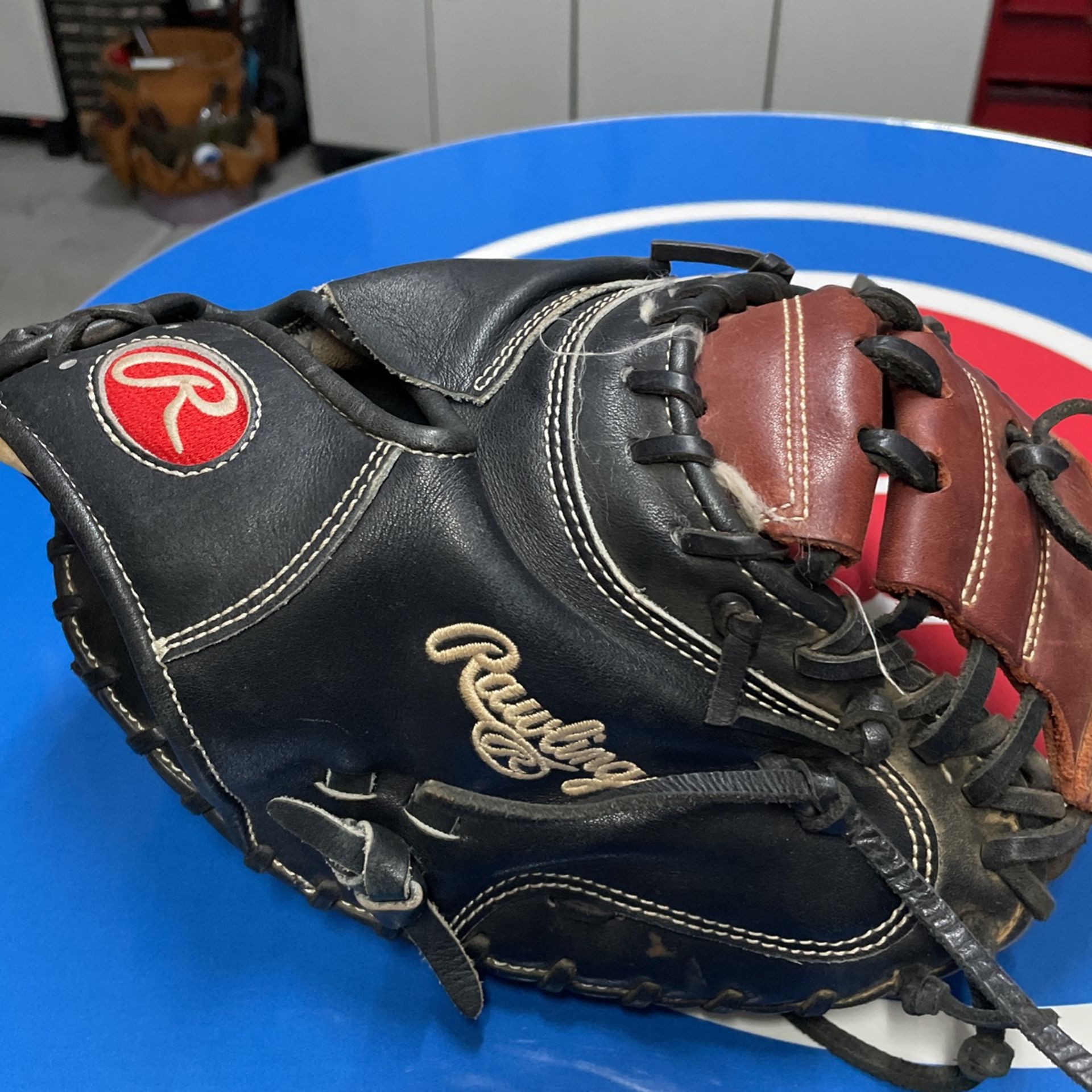 Buster Posey 34 Inch Catchers Mitt