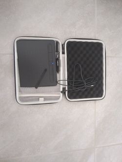 Wacom Tablet CTL4100WLK0 with Case