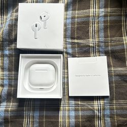 AirPods 4 noise canceling