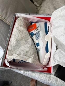 Jordan 4. Brand new